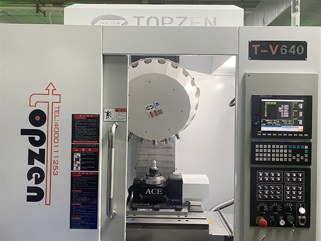 精密五軸鑽銑中（zhōng）心