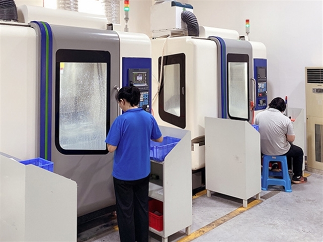 精（jīng）密製造產線車間