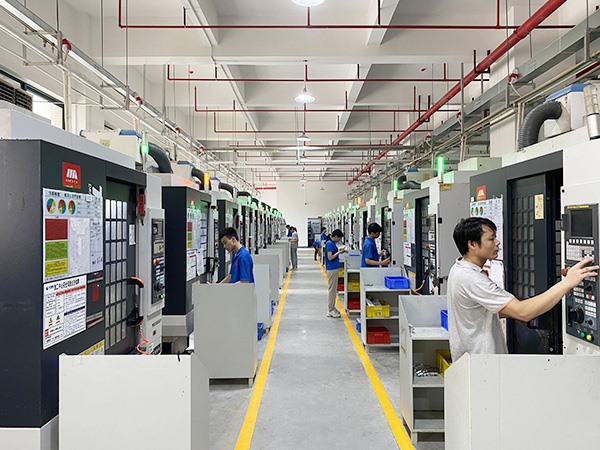 精密製造 產（chǎn）線作業圖